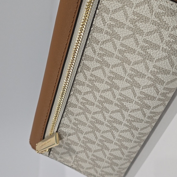 ✅ Michael Kors Jet Set Tri-Fold Large Logo Leather Wallet Acorn / Vanilla ✨ NWT - Picture 13 of 16